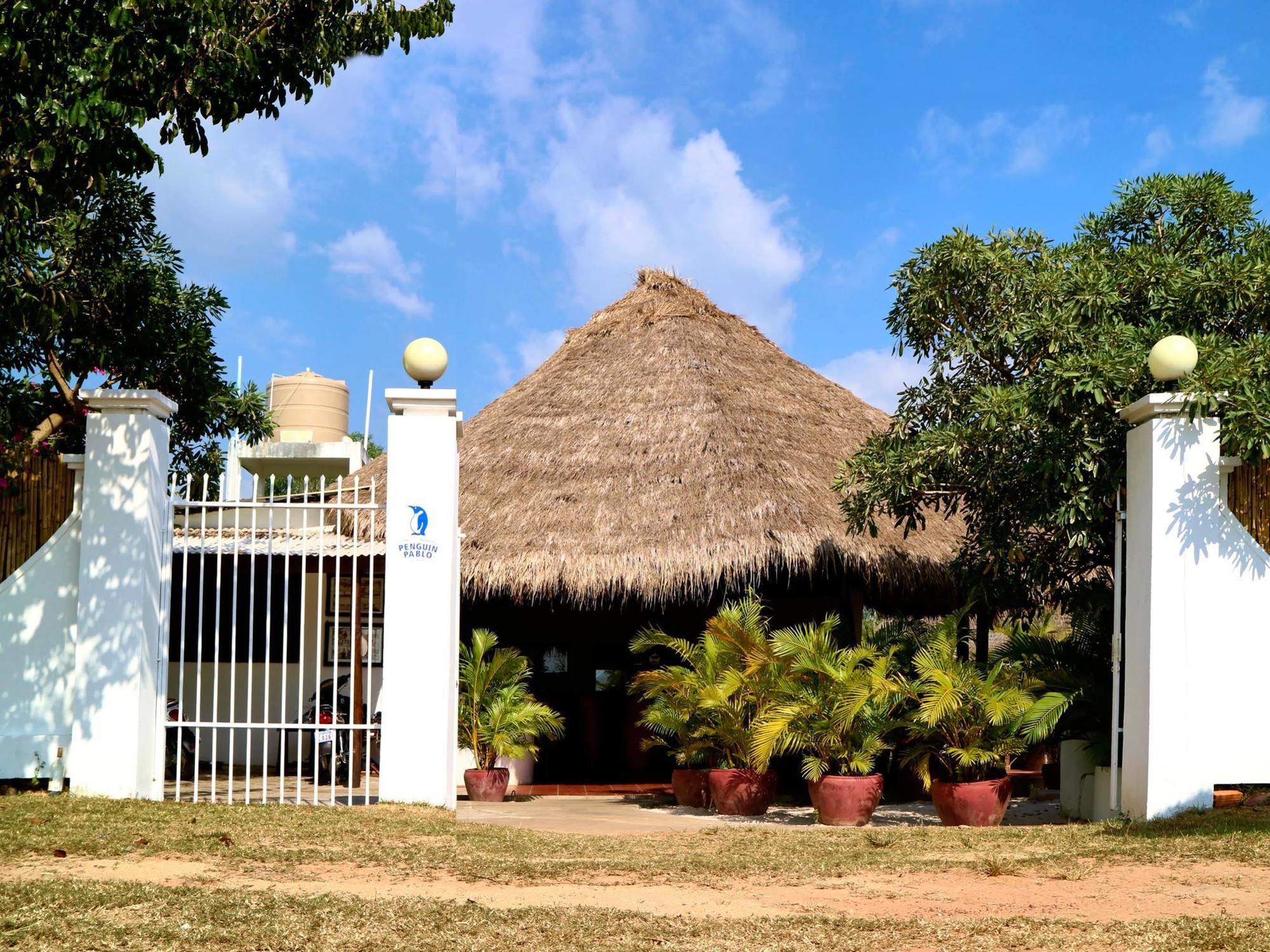 Penguin Pablo Bungalow Sihanoukville Esterno foto